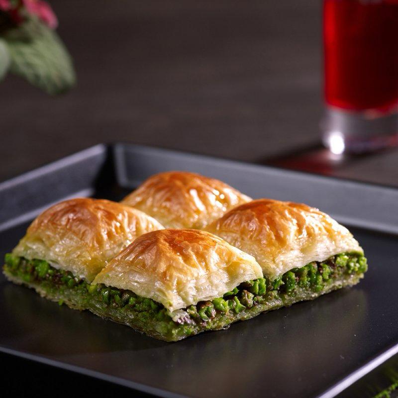 Alimoğlu fıstıklı kare baklava