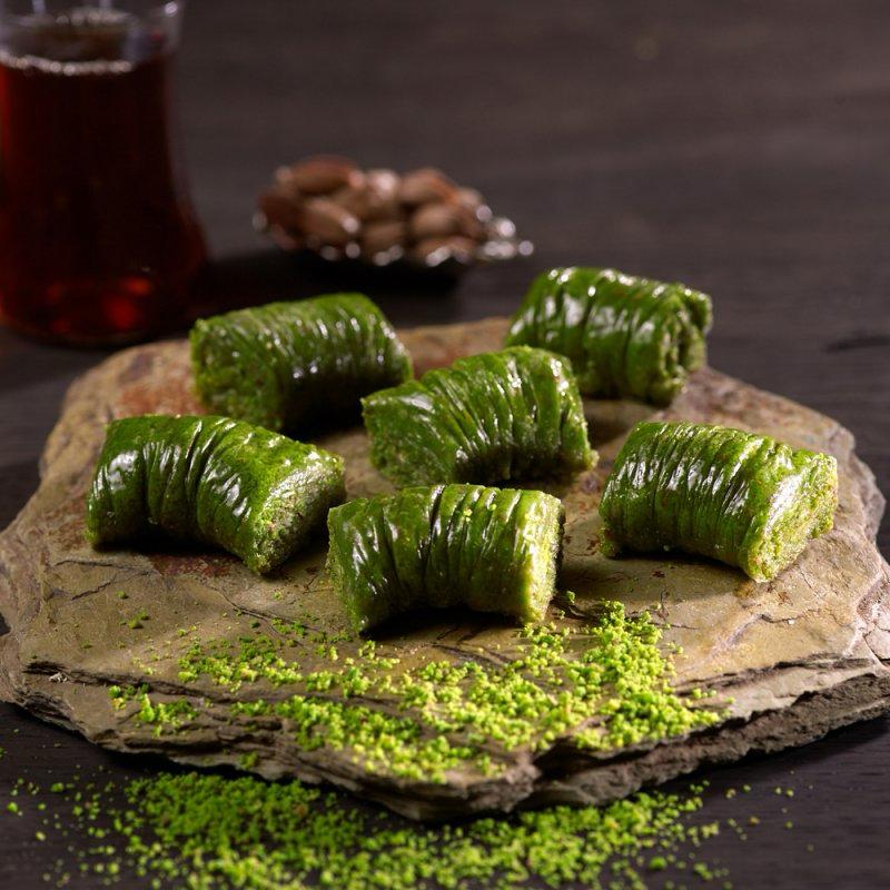 Fıstıklı sarma sunumu